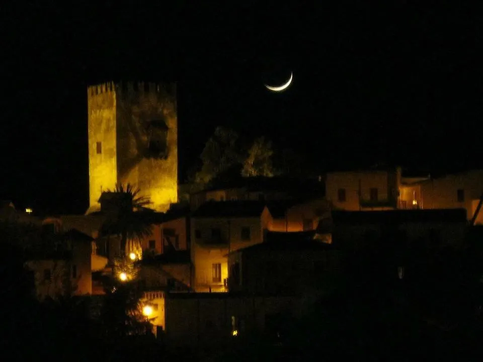 Mansarda A Pochi Passi Dal Mare Apartment Brolo Italy